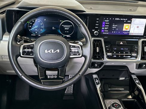 Certified 2023 Kia Sorento SX Prestige w/ Panoramic Sunroof Package AWD/4WD image 15