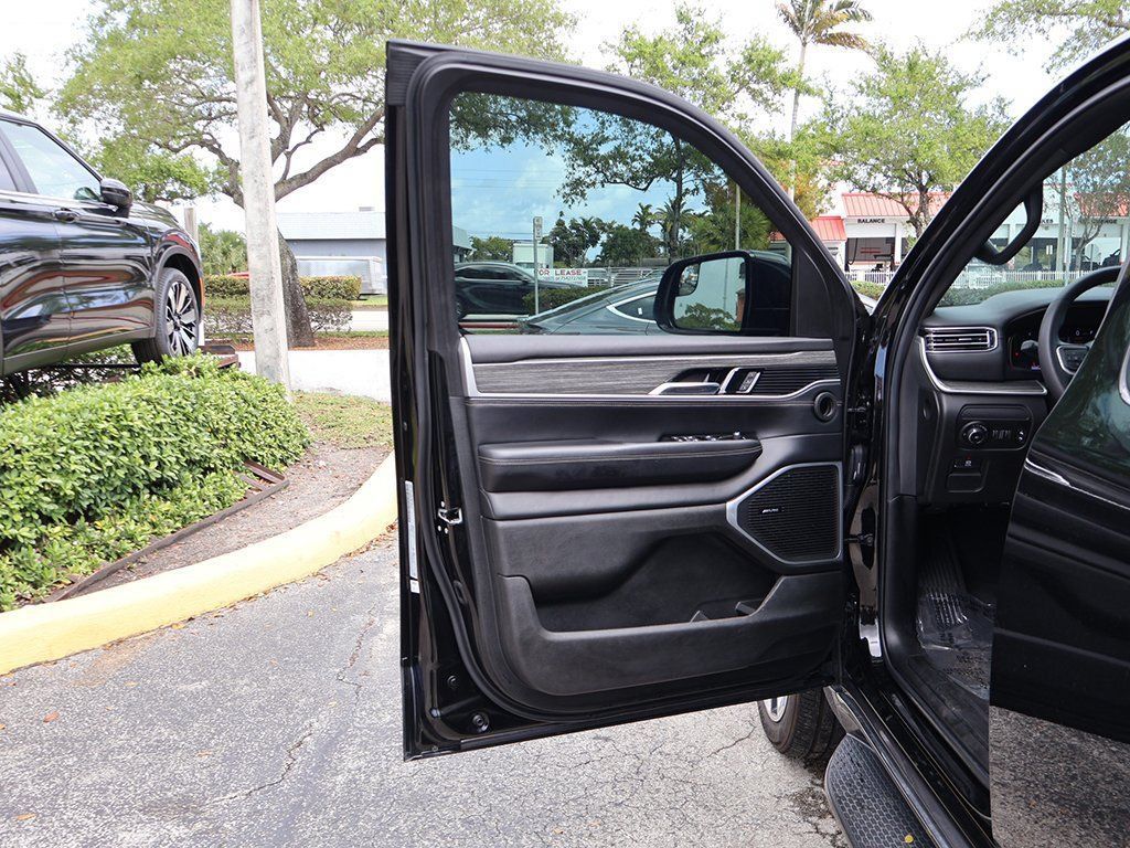 Used 2022 Jeep Wagoneer Series II w/ Premium Group I AWD/4WD image 26