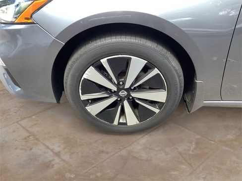 Used 2021 Nissan Altima 2.5 SV image 14