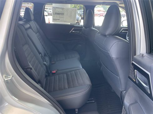 Used 2025 Mitsubishi Outlander SE AWD/4WD image 12