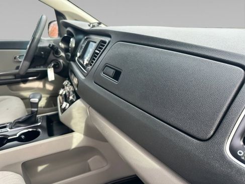 Used 2020 Kia Sedona LX image 20