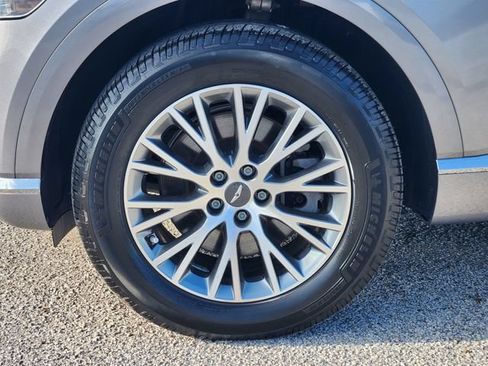 Used 2024 Genesis GV80 2.5T AWD/4WD image 10