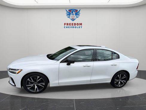 Used 2024 Volvo S60 B5 Core w/ Climate Package FWD image 3