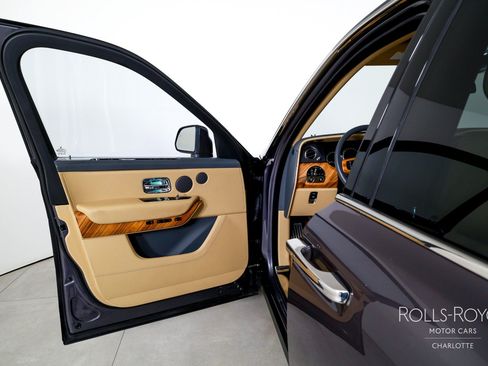 Used 2020 Rolls-Royce Cullinan AWD/4WD image 11