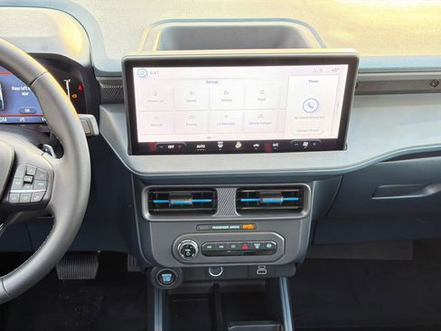 New 2026 Ford Maverick Lobo AWD/4WD image 18
