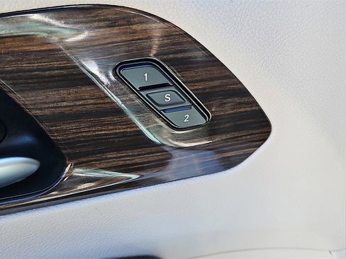 Used 2022 Chrysler Pacifica Limited image 17