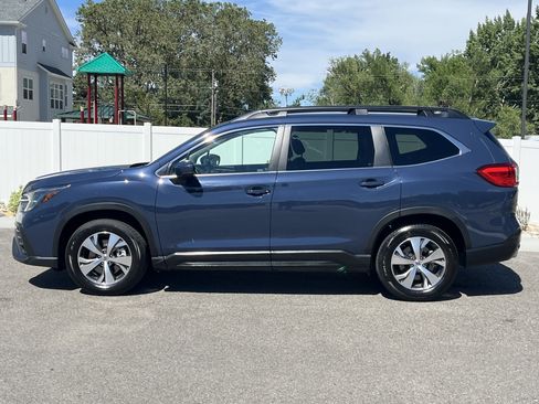 Certified 2025 Subaru Ascent Premium w/ Popular Package #2 AWD/4WD image 3