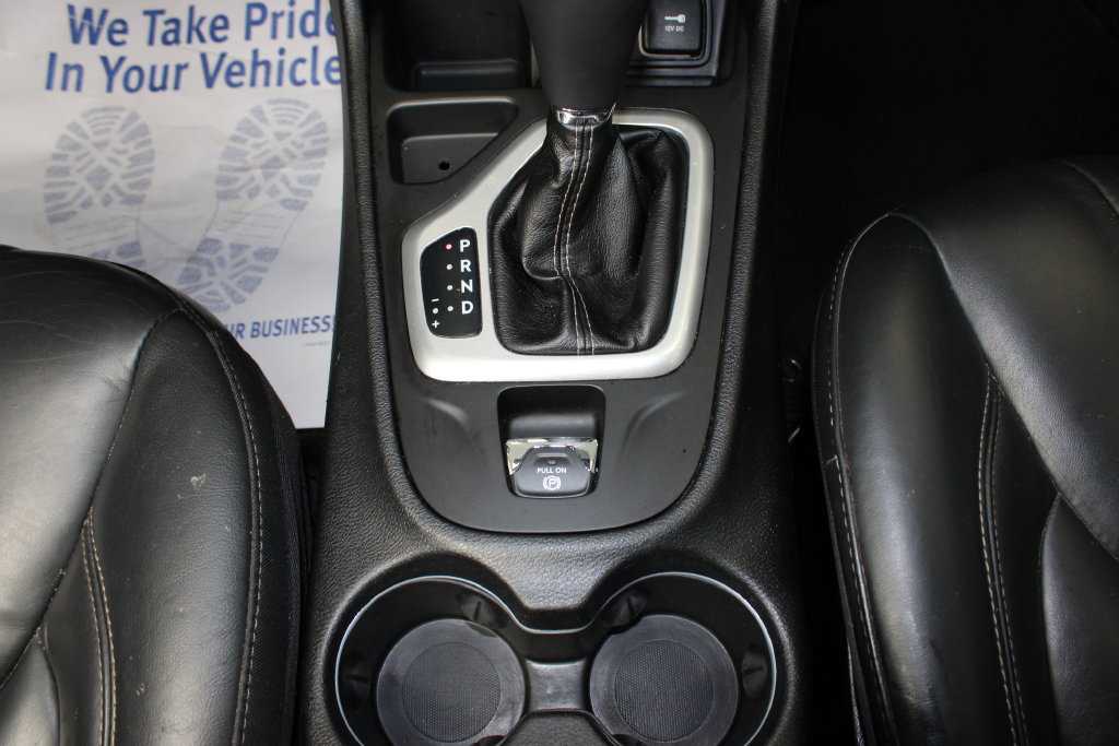 Used 2017 Jeep Cherokee Limited FWD image 10