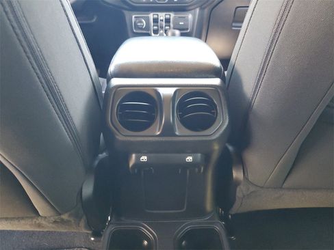 Used 2021 Jeep Wrangler Unlimited Sport image 11