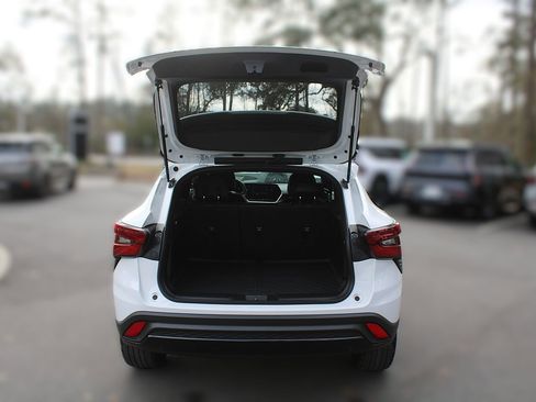 Used 2024 Chevrolet Trax RS image 9