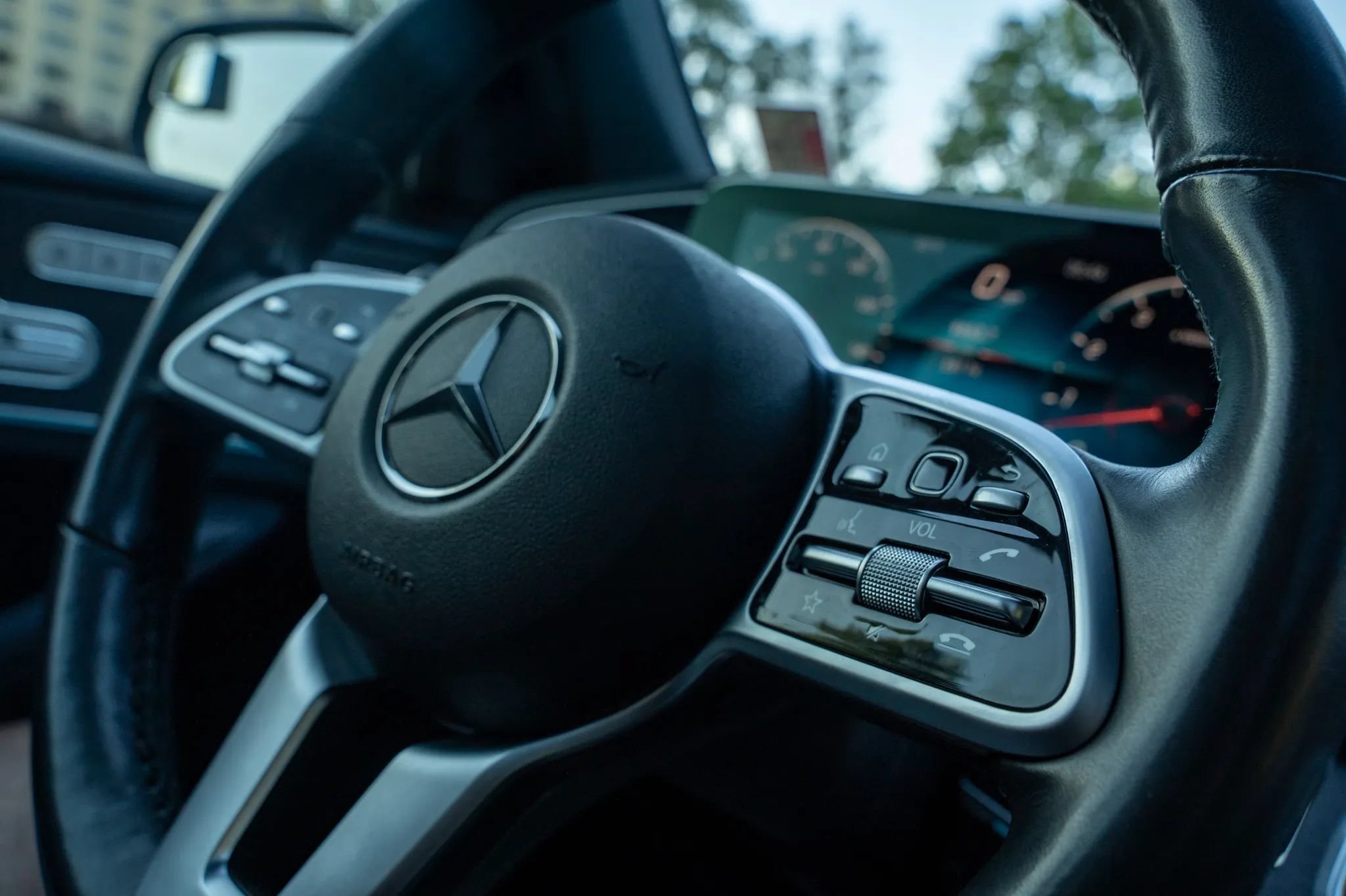 Used 2021 Mercedes-Benz GLS 580 4MATIC image 23