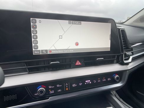 Used 2023 Kia Sportage EX image 19