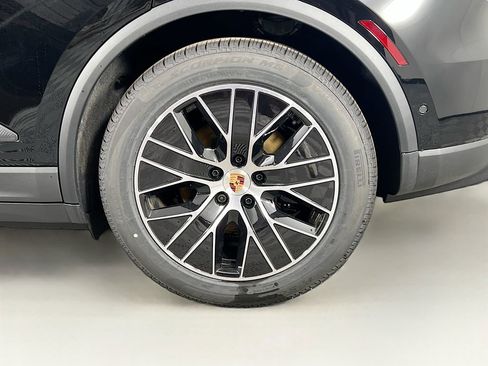 New 2026 Porsche Macan 4 Electric image 33