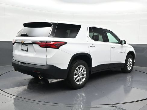 Used 2022 Chevrolet Traverse LS FWD image 5