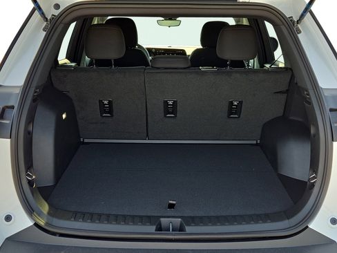 New 2026 Chevrolet Equinox LT w/ Safety and Technology Package FWD image 9