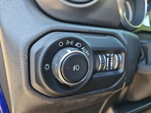 Used 2018 Jeep Wrangler Unlimited Sport S AWD/4WD image 22