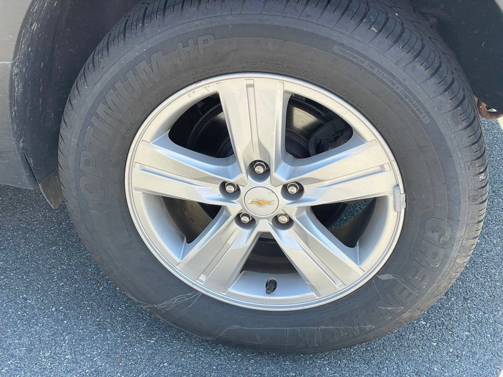 Used 2020 Chevrolet Trax LT w/ LT Convenience Package AWD/4WD image 27