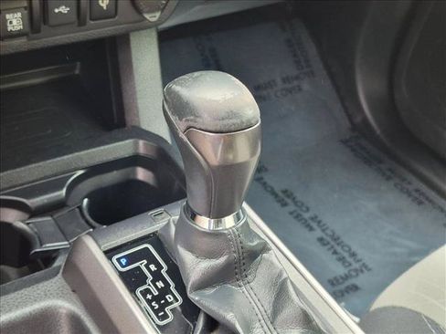 Used 2022 Toyota Tacoma TRD Sport w/ Technology Package RWD image 11