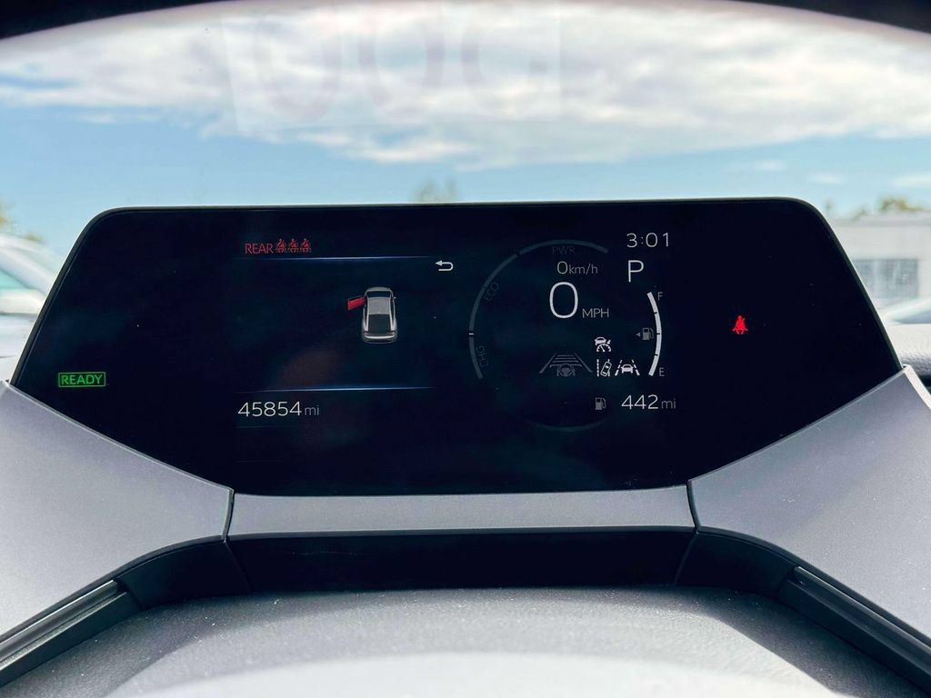 Used 2025 Toyota Prius LE FWD image 26