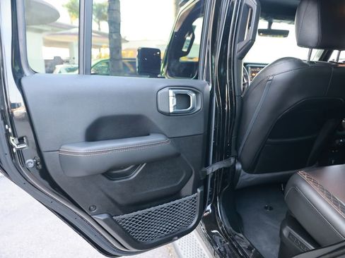 Used 2023 Jeep Wrangler Unlimited Sahara AWD/4WD image 38