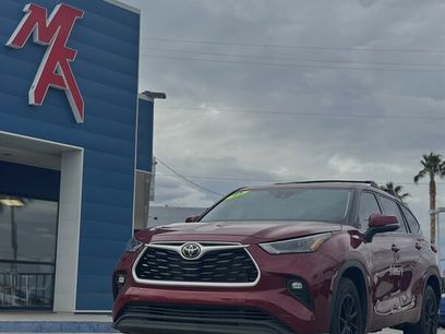 Used 2022 Toyota Highlander LE