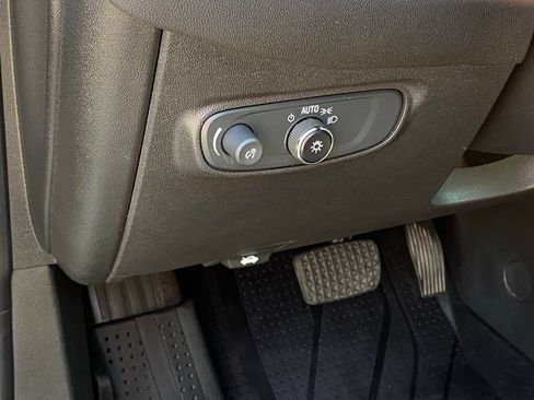 Used 2023 Chevrolet Equinox LT FWD image 13