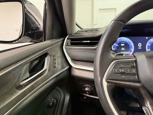 Used 2023 Jeep Grand Cherokee Limited image 75