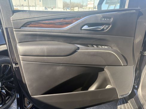 Certified 2021 Cadillac Escalade Premium Luxury w/ LPO, Illumination Package image 8