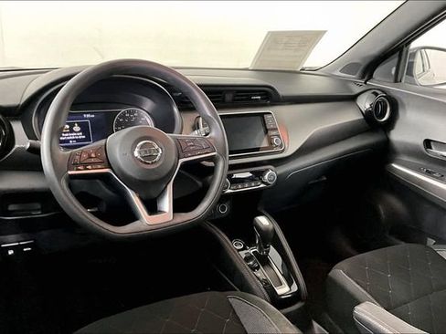 Used 2020 Nissan Kicks SV FWD image 3