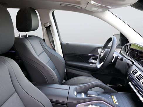 Certified 2025 Mercedes-Benz GLS 450 4MATIC image 10