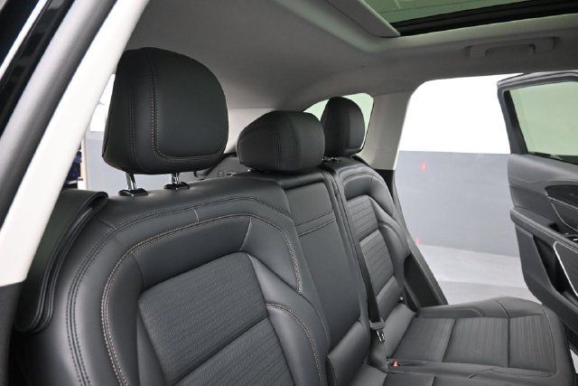Certified 2026 Lincoln Nautilus Reserve w/ Jet Appearance Package AWD/4WD image 26