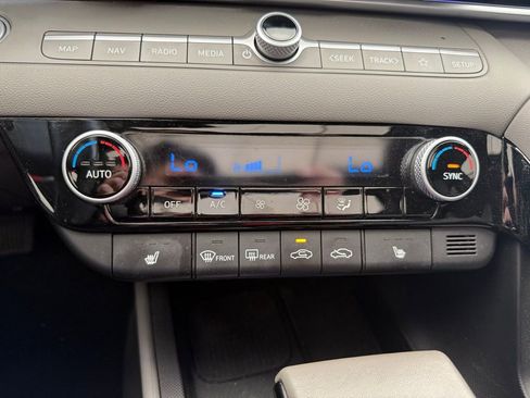 Used 2024 Hyundai Elantra SEL w/ Convenience Package image 20