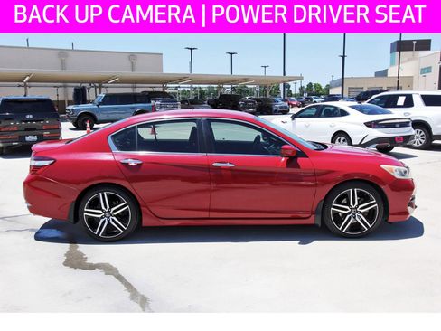 Used 2017 Honda Accord Sport image 4