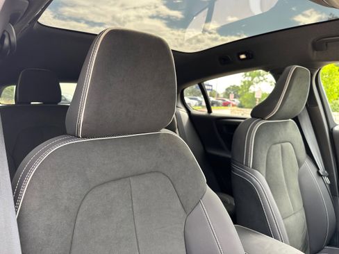 Certified 2023 Volvo C40 P8 Recharge Ultimate image 11