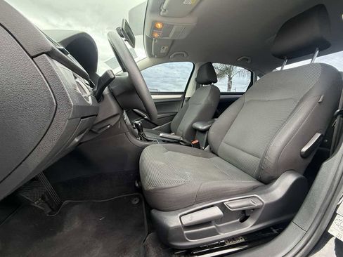 Used 2016 Volkswagen Passat 1.8T S FWD image 9