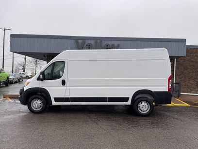 New 2025 RAM ProMaster 3500 w/ Premium Convenience Group