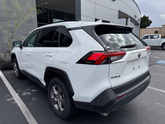 Used 2024 Toyota RAV4 LE AWD/4WD image 4