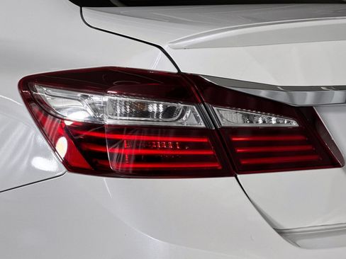 Used 2017 Honda Accord Sport image 25