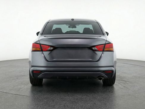 Used 2025 Nissan Altima 2.5 SV FWD image 7