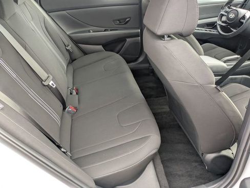 Used 2025 Hyundai Elantra Sport image 29