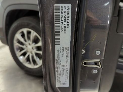 Used 2021 Jeep Cherokee Latitude Lux w/ Comfort/Convenience Group image 28