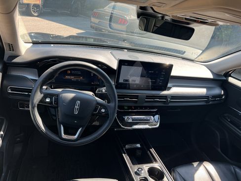 Used 2024 Lincoln Corsair AWD w/ Equipment Group 101A image 11