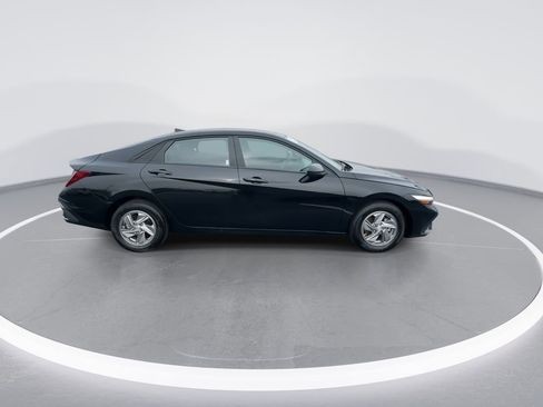Used 2024 Hyundai Elantra SE FWD image 9