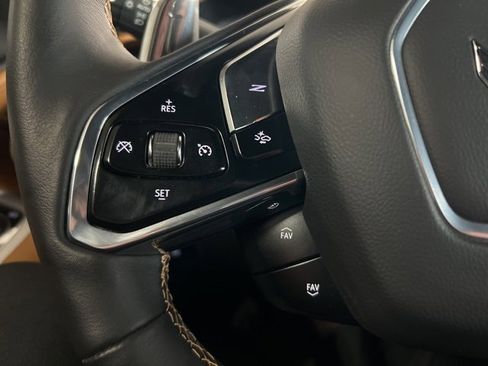 Used 2024 Chevrolet Corvette 2DR STINGRAY CPE W/2LT w/ Z51 Performance Package image 17