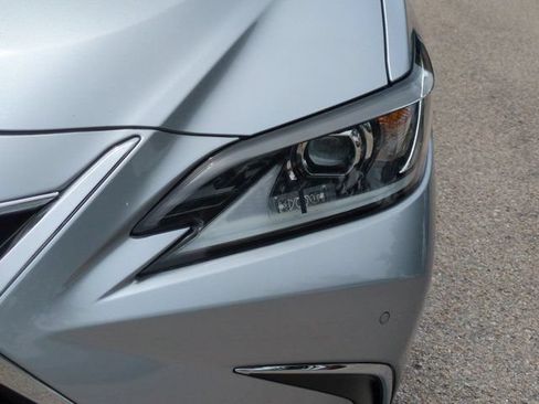 Used 2022 Lexus ES 300h w/ Premium Package FWD image 10
