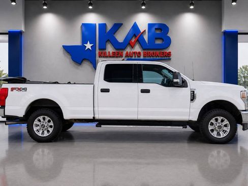 Used 2022 Ford F250 XL w/ STX Appearance Package AWD/4WD image 2