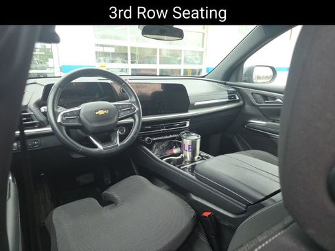 Used 2024 Chevrolet Traverse LT w/ Trailering Package image 12