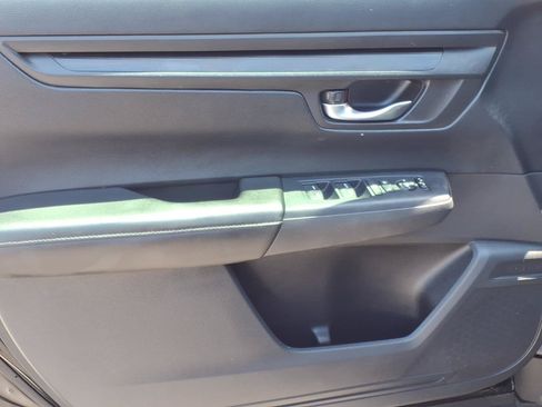 Used 2025 Honda CR-V EX image 13