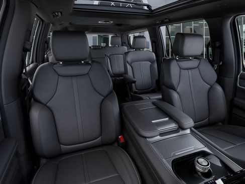 New 2026 Jeep Grand Wagoneer 2WD image 16