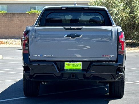 Used 2025 Chevrolet Silverado EV RST AWD/4WD image 11